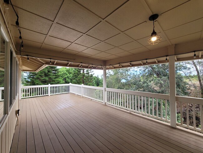 Building Photo - Spacious 3 bedroom 2 bath home in Kula-Ava...