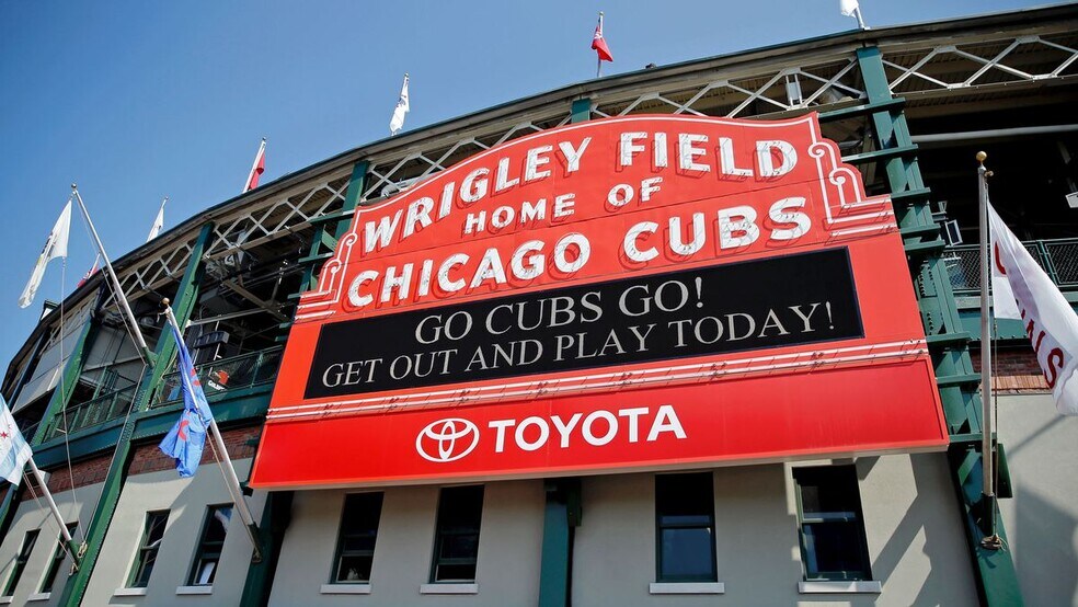 Cubs Stadium Nearby! - 5021 W Belden St