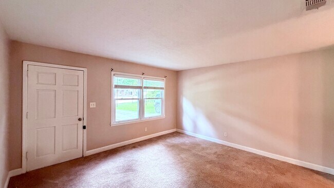 Building Photo - 4431 Donegal Cir