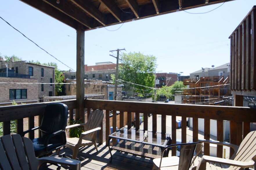 Building Photo - 1351 N Wolcott Ave