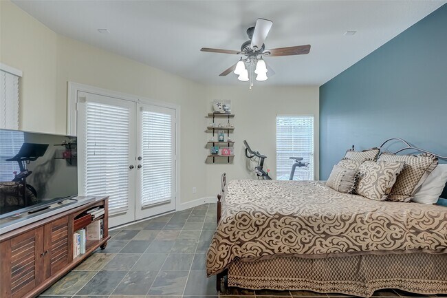 Building Photo - 410 Fowler St