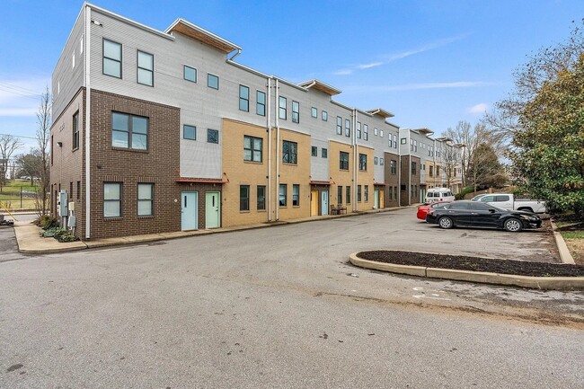 Building Photo - 1225 4th Ave S