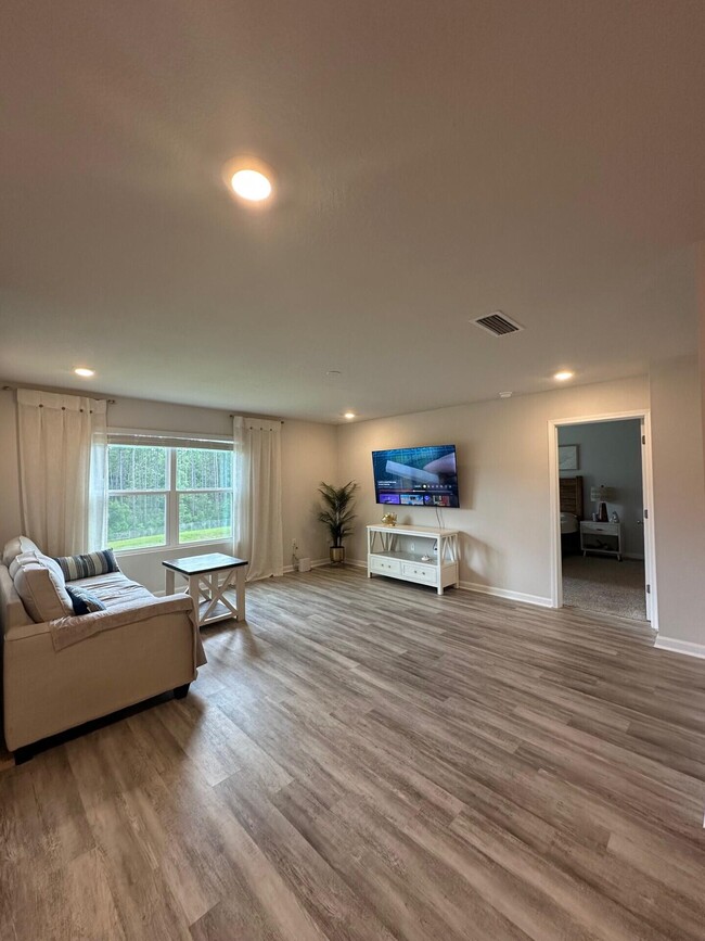 Building Photo - 8670 Pathstone Blvd