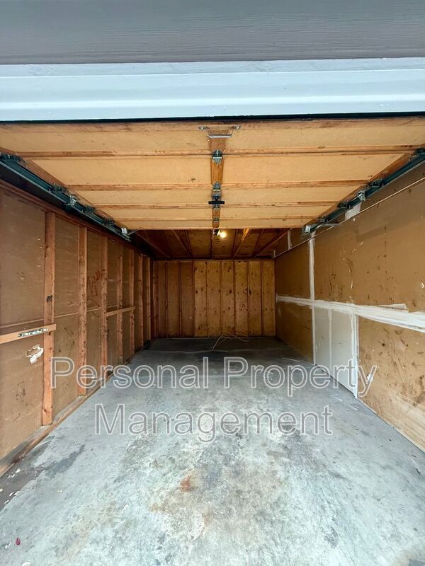 Building Photo - 5413 NE 34th St