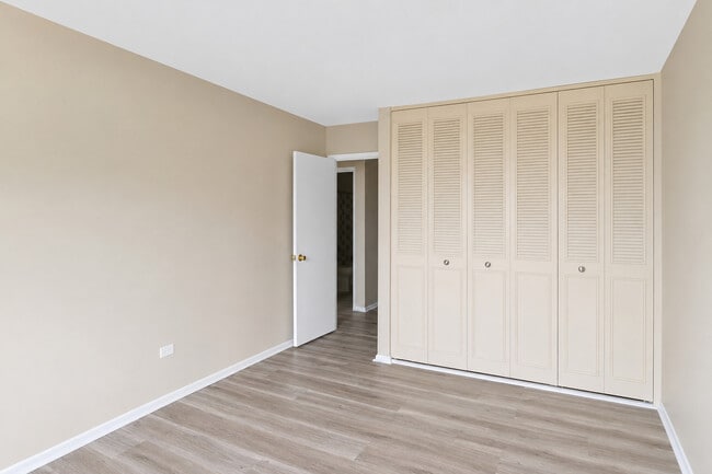Building Photo - 1500 Robin Cir