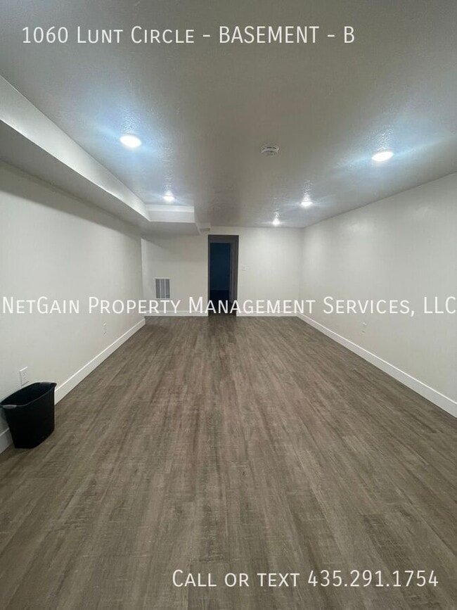 Building Photo - 1060 Lunt Cir