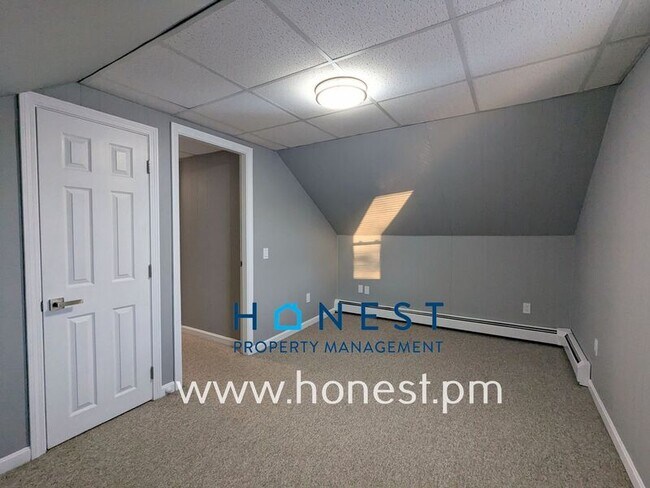 Building Photo - 83 Kennedy Memorial Dr