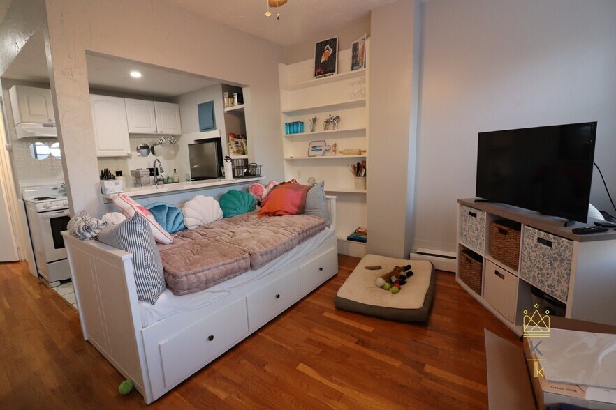 Building Photo - 39 Irving St