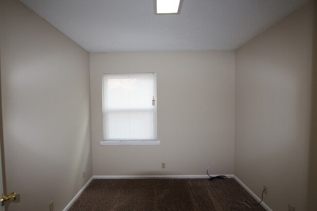 Building Photo - Beautiful 3 Bedroom, 2.5 Bath Townhome in Tyler – Available!