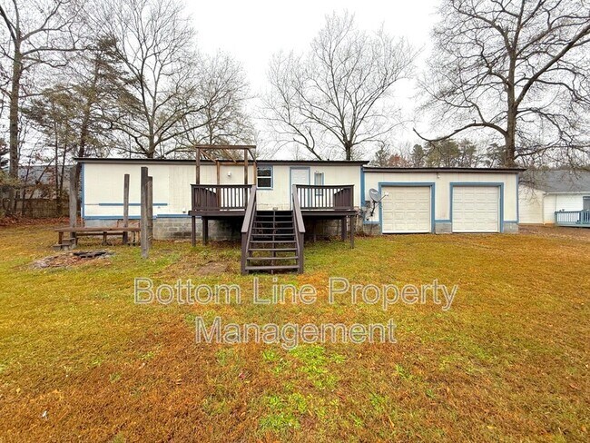 Building Photo - 2400 Hart Rd