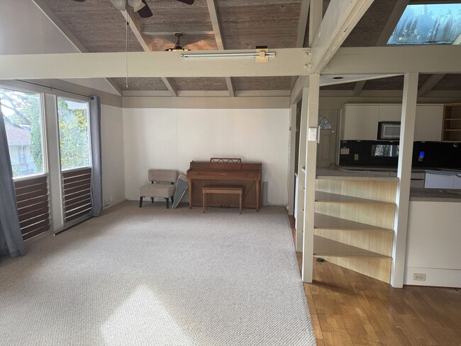 Building Photo - Peaceful Manoa - Well maintained 3 bedroom...