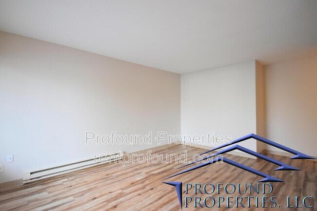 Building Photo - 706 NE 99th Ave