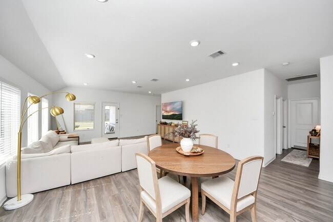 Building Photo - 2302 Dewford Fls Dr