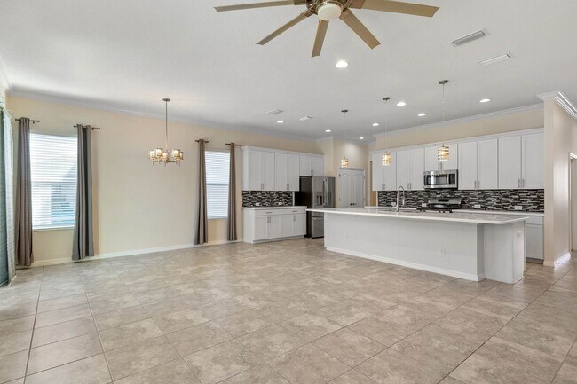 Building Photo - 4 bedroom in Apopka available now!