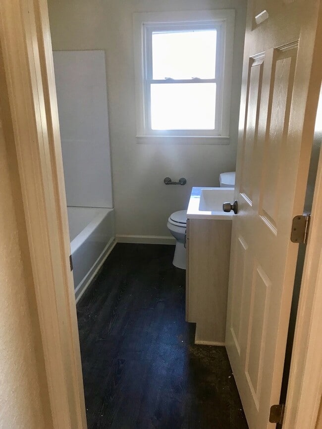 Building Photo - Remodeled 3 Bed/1 Bath Ranch in Burton