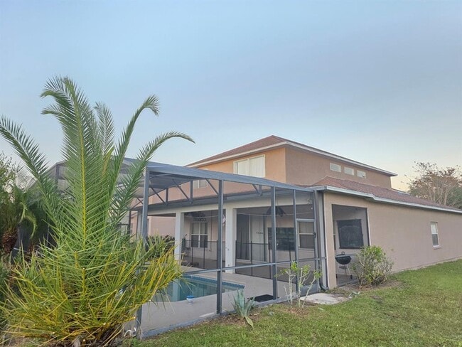 Building Photo - 2711 Star Grass Cir