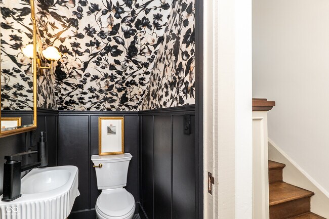 Building Photo - 322 E 37th St