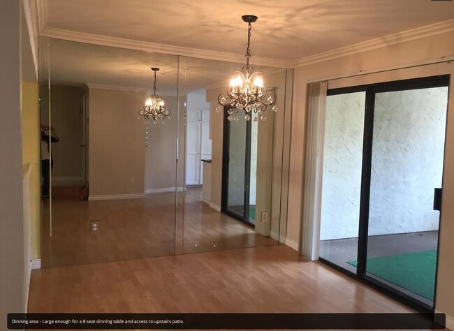 Building Photo - 4044 La Jolla Village Dr