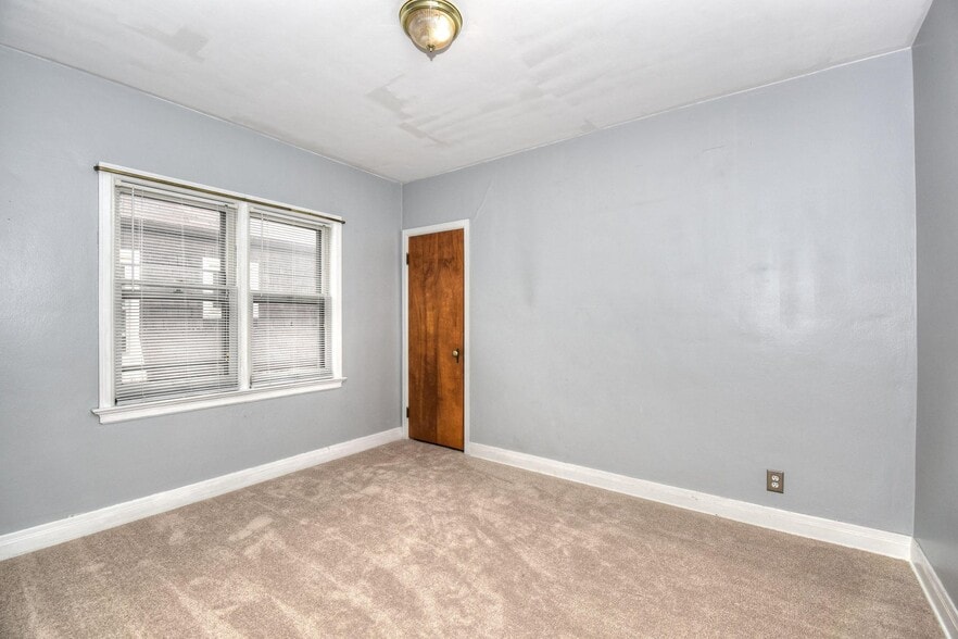 Building Photo - 2537 N 65th St