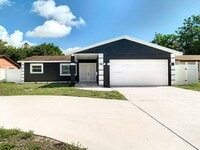 Building Photo - Stunning Rental Pool House in South St. Pe...