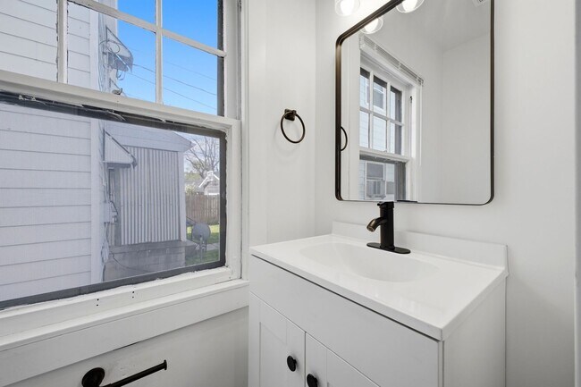 Building Photo - 415-417 S Huron Ave