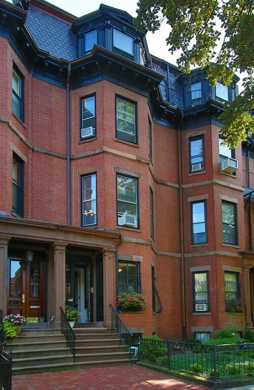 Building Photo - 388 Beacon St