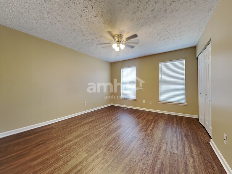 Building Photo - 5117 Rivers Edge Blvd