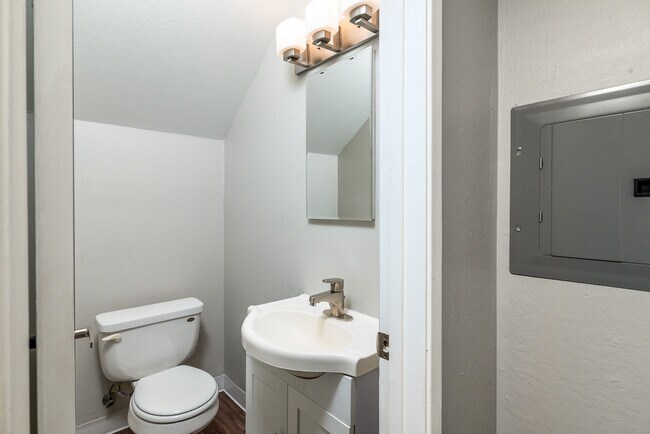 Building Photo - 390 Alameda del Prado