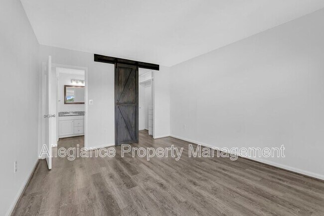 Building Photo - 1225 Martha Custis Dr
