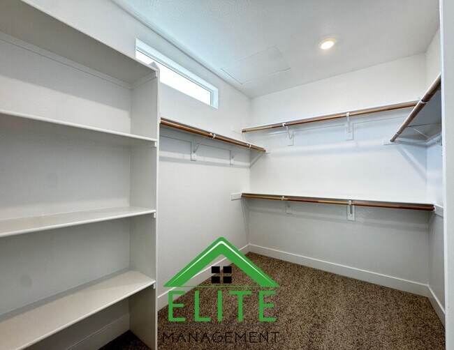 Building Photo - Spacious 4-Bedroom Home in Prime Folsom Lo...
