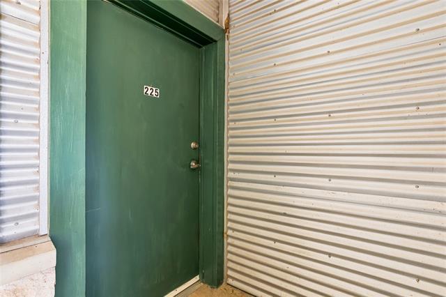 Building Photo - 1617 W Oleander St