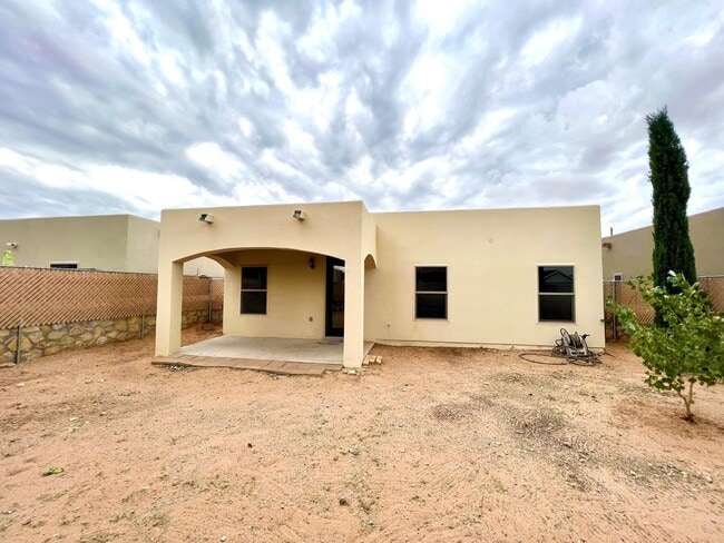 Building Photo - 14529 Smokey Point Dr