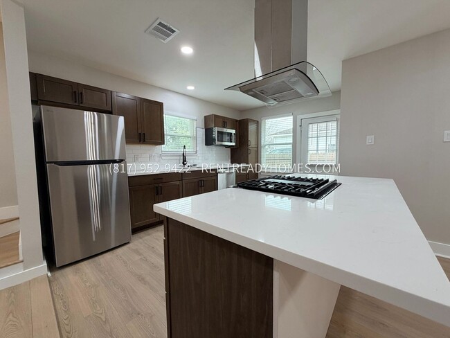 Building Photo - 8318 Jennings St