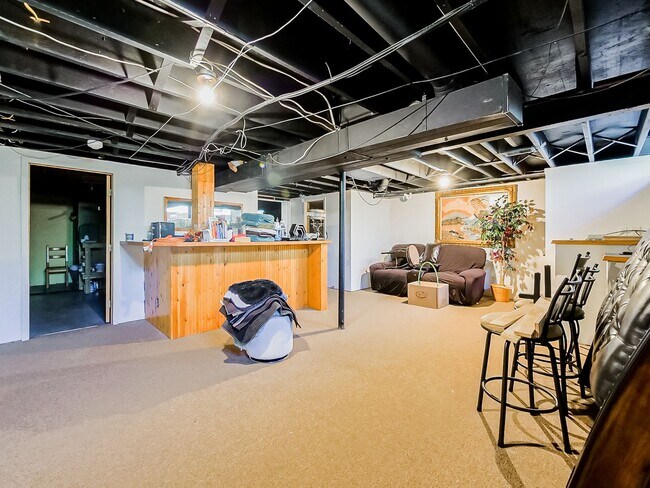 Building Photo - 41562 Bedford Dr