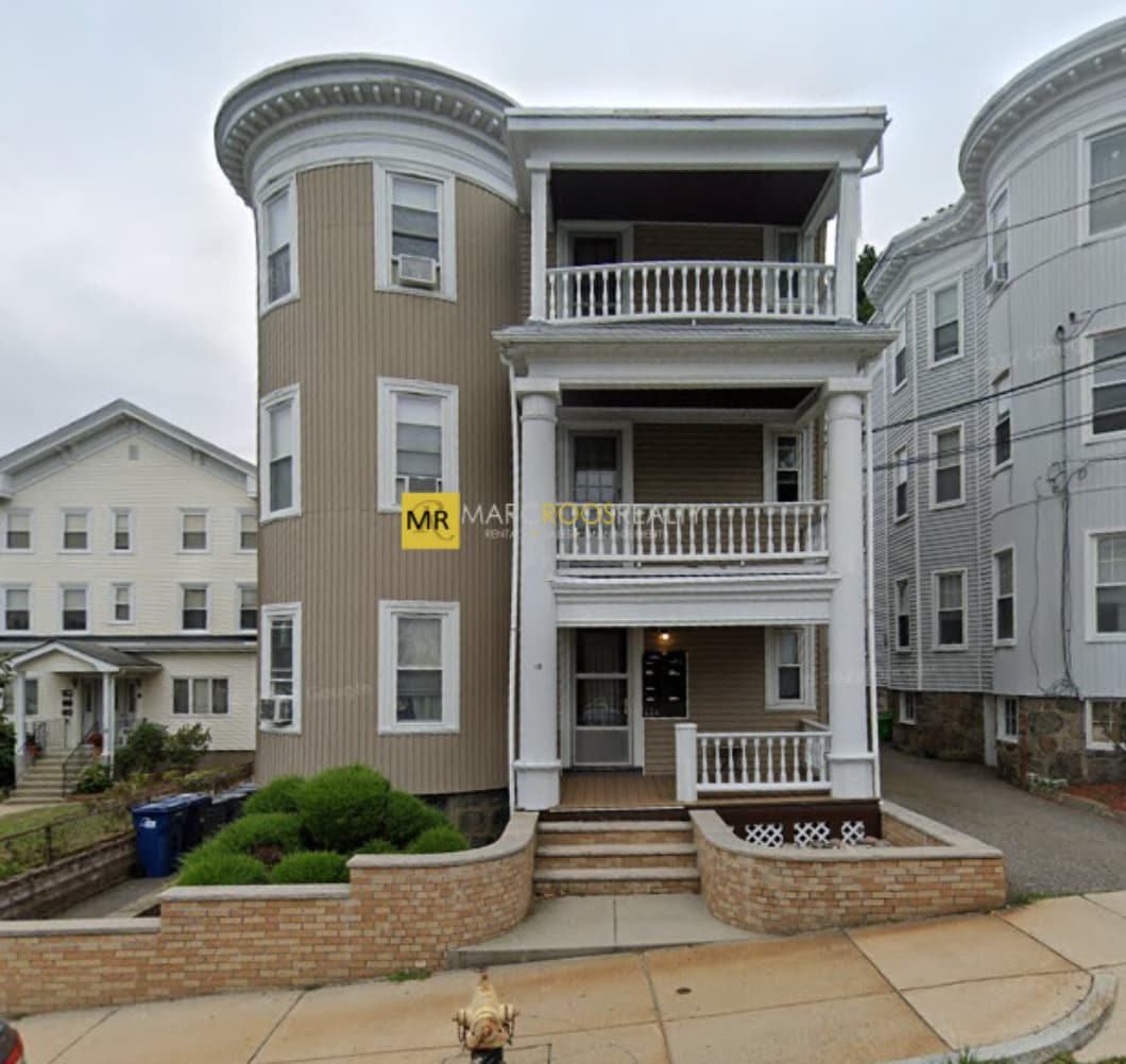 Building Photo - 18 Bigelow St