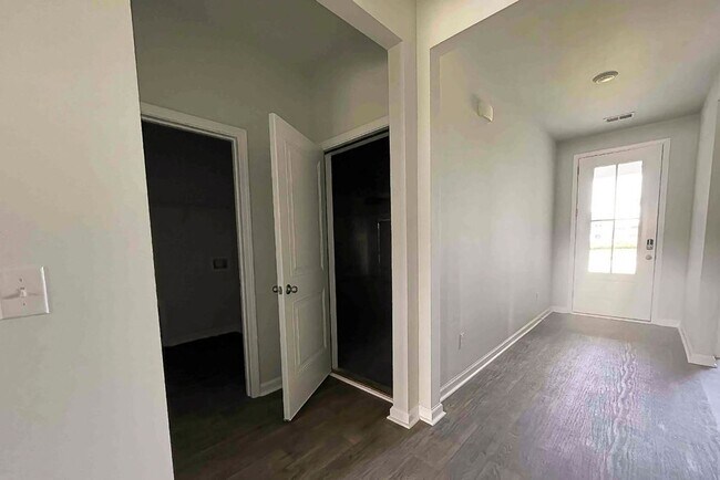 Building Photo - Available now. Beautiful 3 BR/2 BA Available in Cane Bay!