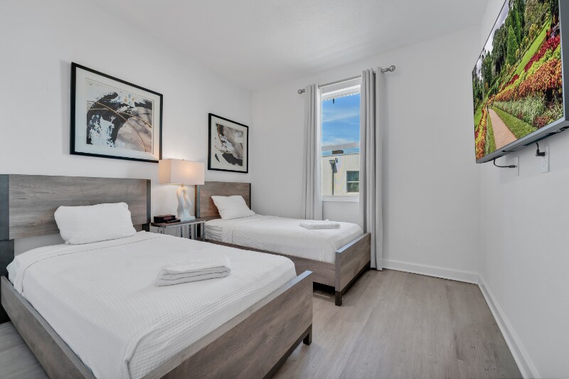 Building Photo - 391 Famagusta Dr