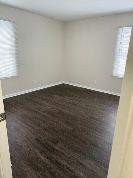 Building Photo - 3 S Victoria Ln