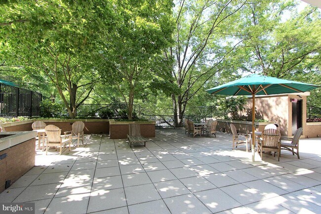 Building Photo - 4620 N Park Ave