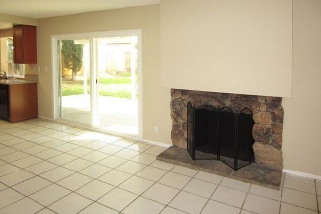 Building Photo - 12235 Harclare Dr