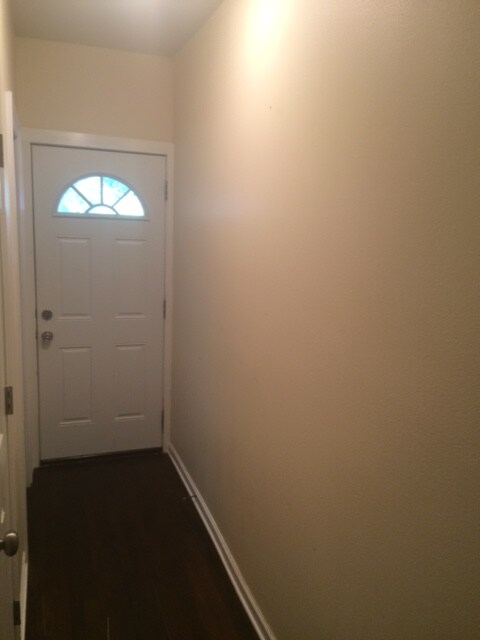 Building Photo - 564 Cotton St