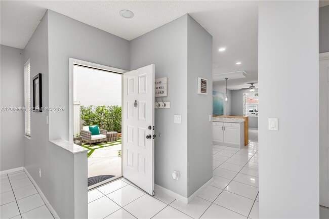 Building Photo - 14972 SW 50th Ct