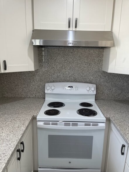 Building Photo - 502 Hope Ter