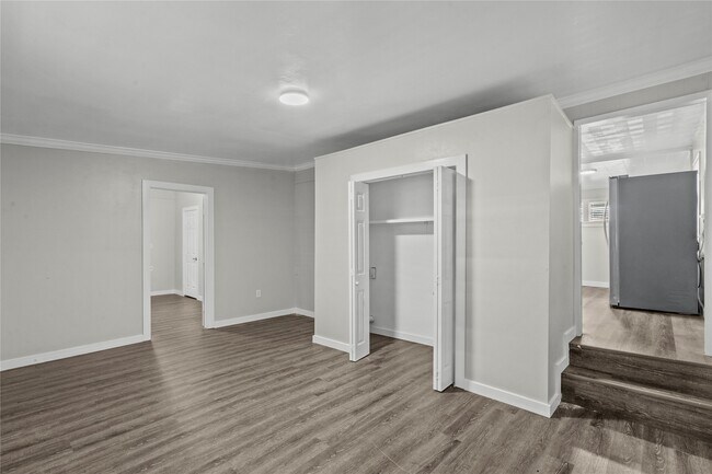 Building Photo - 1916 N Logan St