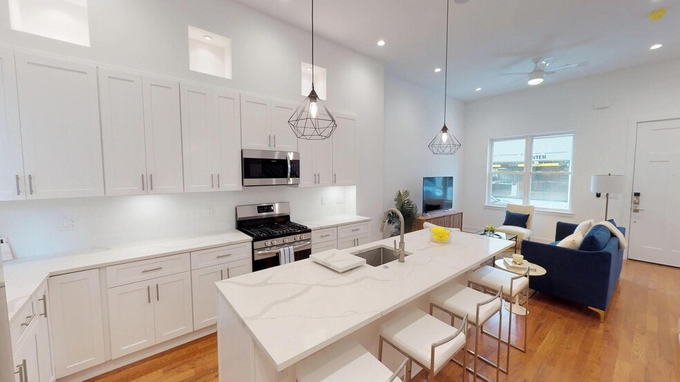 Living Room - 146 W Wildey St