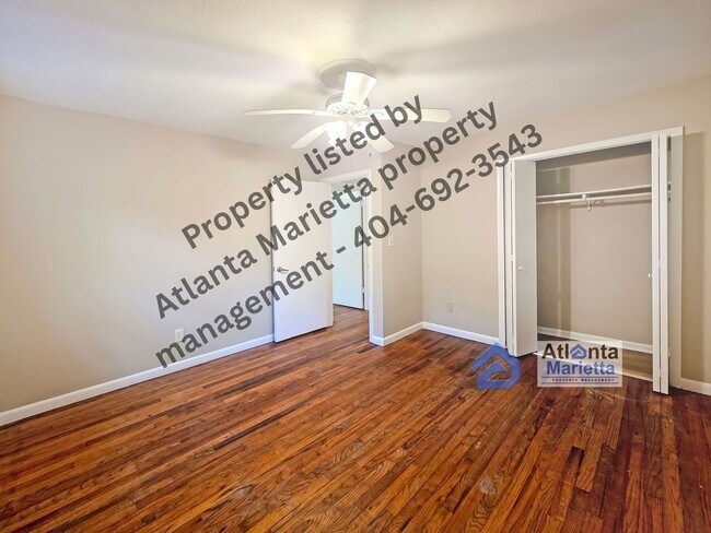 Building Photo - Charming Renovated Ranch on Private Wooded...