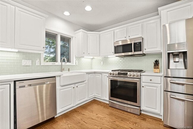 Building Photo - 912 Heritage Hills