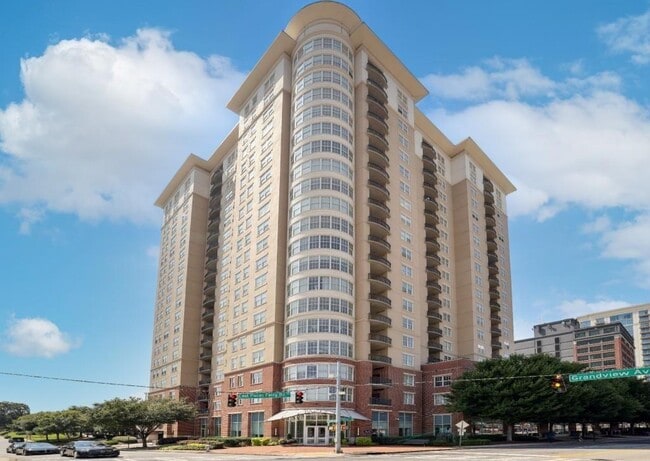 Building Photo - 325 East Paces Ferry Rd NE