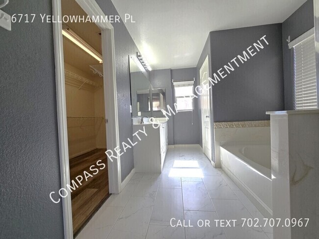 Building Photo - 6717 Yellowhammer Pl