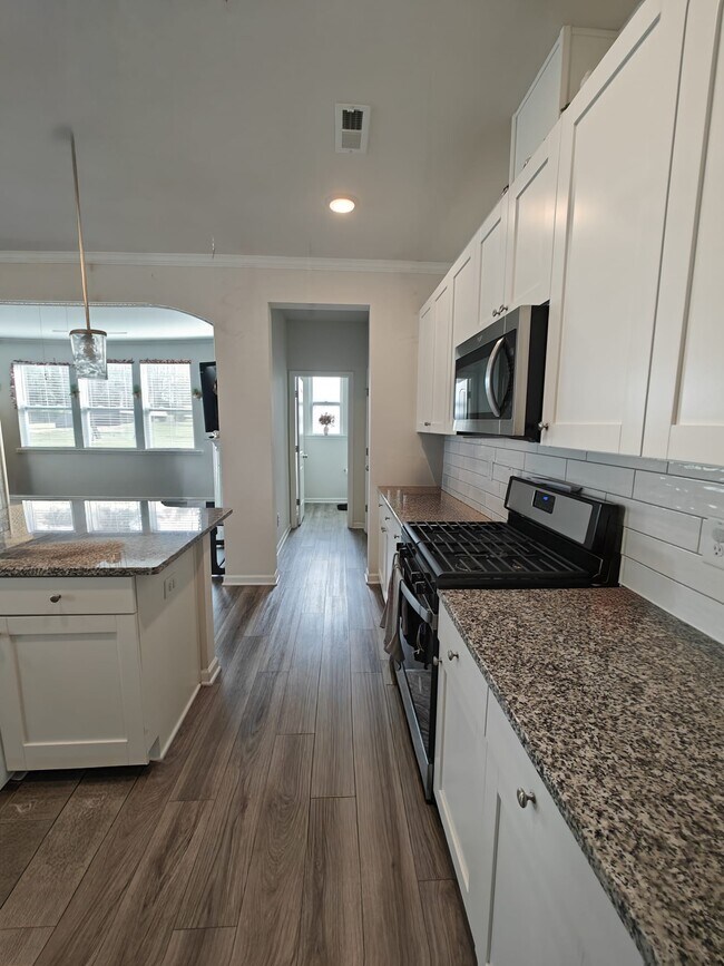Building Photo - 756 Creekway Dr